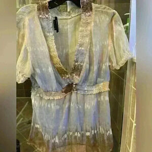 BCBGMAXAZRIA sheer top. Size Medium.